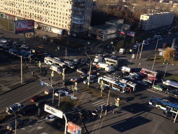 Из-за аварийного отключения Первомайской ТЭЦ пять районов Петербурга остались без света