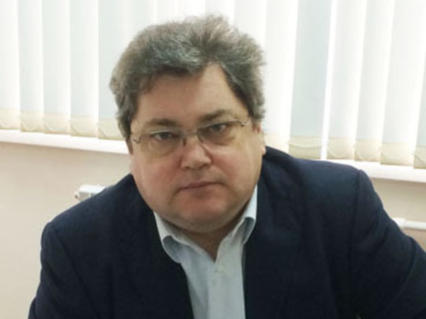Генерал-чекист построит туристов в Смольном