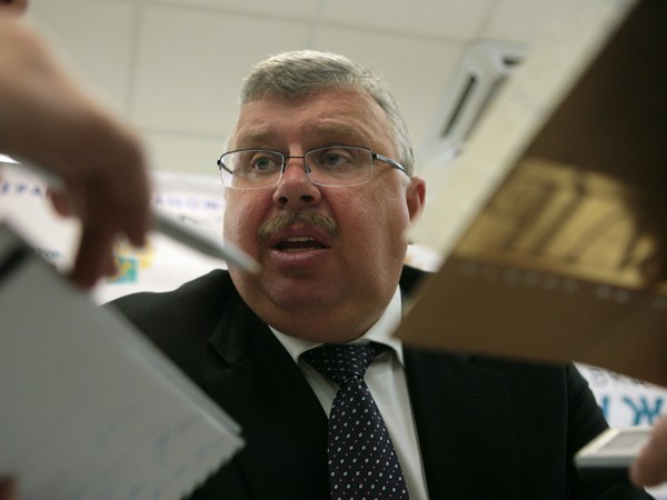Дружба дружбой, а Бельянинов теперь врозь