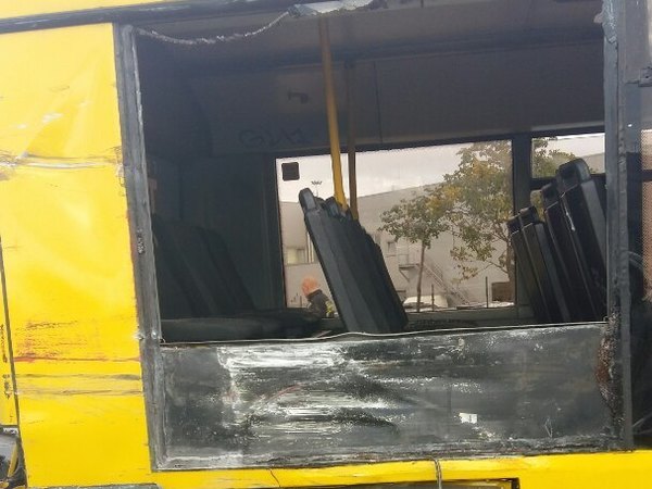 Очевидцы: Фура въехала в автобус рядом с "Пулково", есть пострадавшие