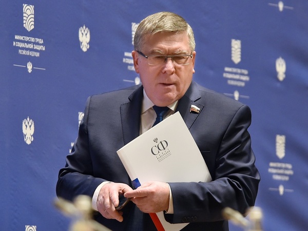 «Самозанятый» сегодня – «невыездной» завтра