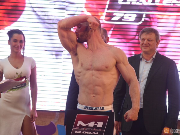 Шлеменко и Хэлси показали одинаковый вес за день до боя на M1 Challenge 79