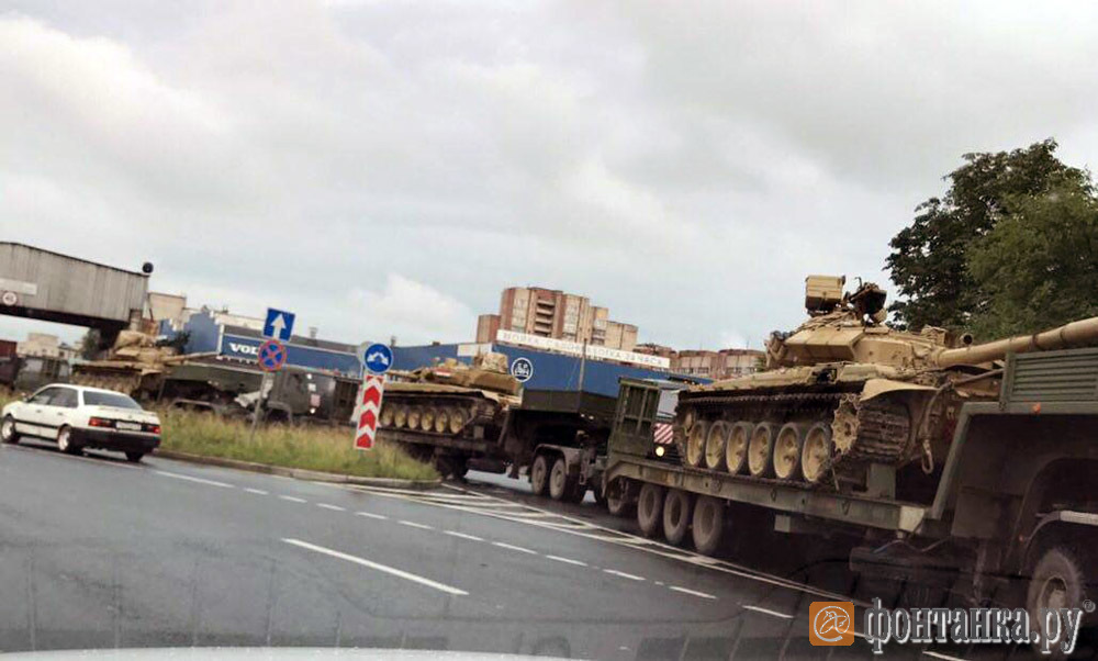 Мистические танки Т-90 в Санкт-Петербурге 