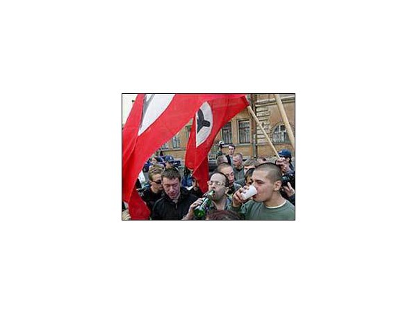 ОПРЕДЕЛИВШИЕСЯ ДЕПУТАТЫ И ПОЮЩИЙ ГУБЕРНАТОР