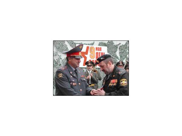 ОМОН поздравил ветеранов