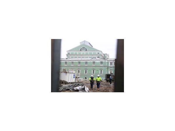 Взялись за сваи, потеряли купол
