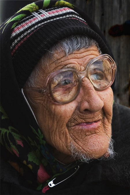 А. Шлыков. Портрет старушки. 2005