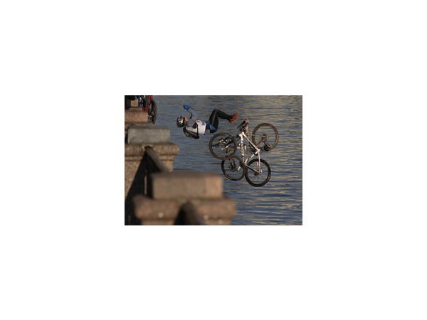 В Петербурге проходит городская приключенческая гонка Urban Race