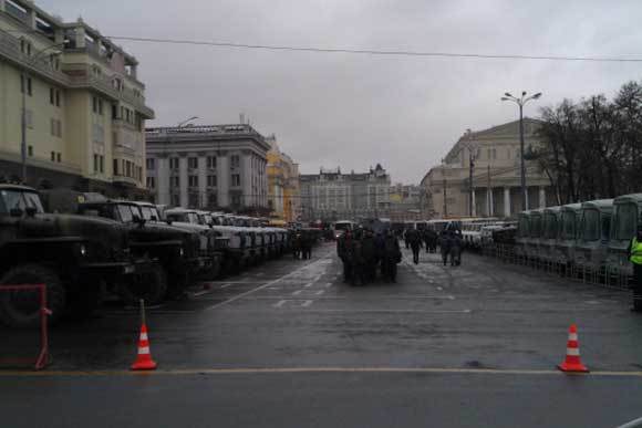 Московская полиция готовится к обеспечению порядка. Фото: s1-05.twitpicproxy.com