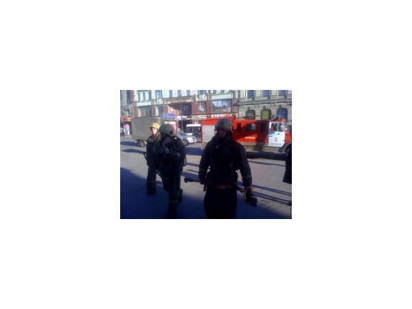 Причина заминки в движении поездов метро - задымление шпалы