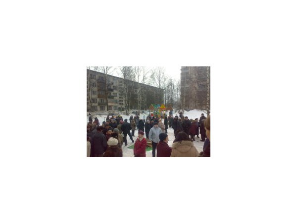 На Пискаревском защищают стадион от пенсионеров