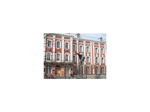 Альма-матер Медведева живет по указу Петра I
