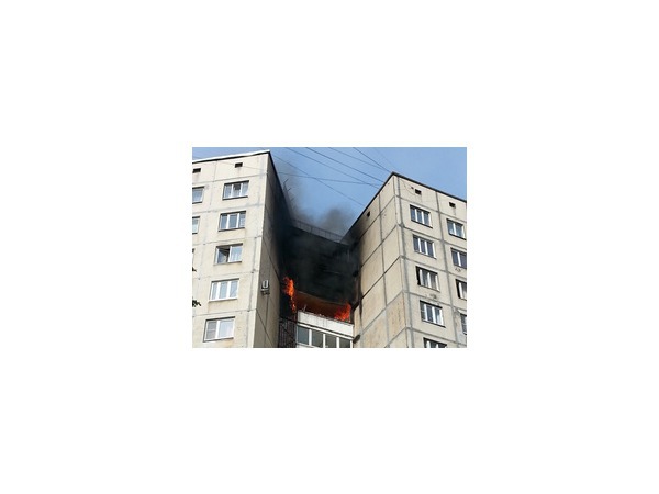 На Академика Байкова горела квартира в многоэтажке