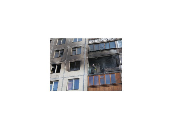 В жилом доме в Альпийском переулке произошел пожар