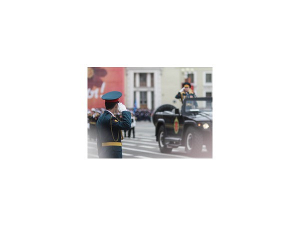 В параде на Дворцовой площади приняли участие 2,5 тысячи военнослужащих