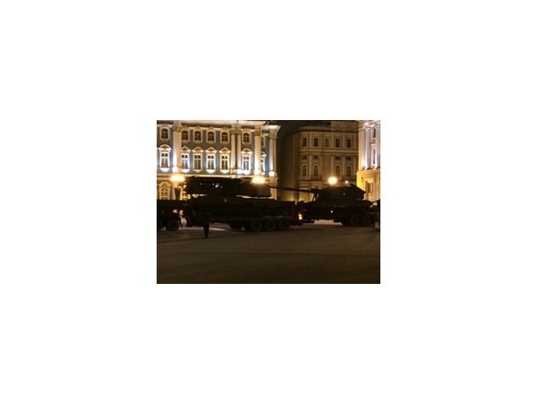Дворцовую заняли танки