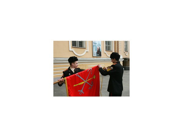 Суворовское училище покидает Садовую