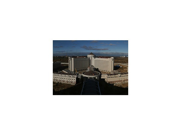 Новые "Кресты" показали журналистам под шампанское с икрой