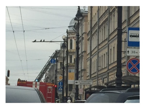 Очевидцы: На Невском проспекте у метро «Площадь Александра Невского» возгорание