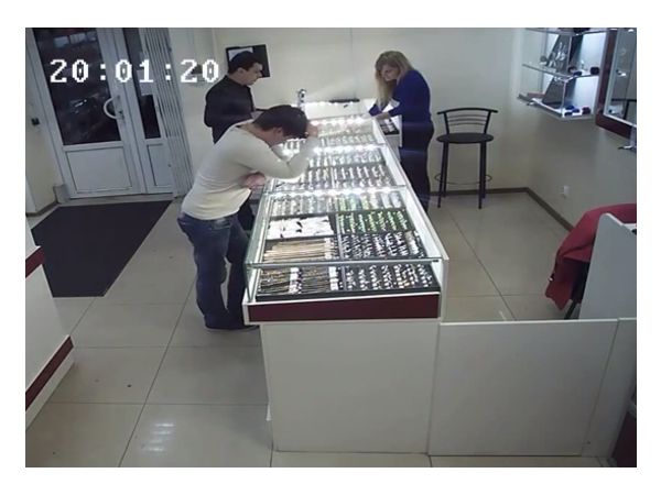 Из ломбарда на Московском унесли цепочку за 158 тысяч рублей