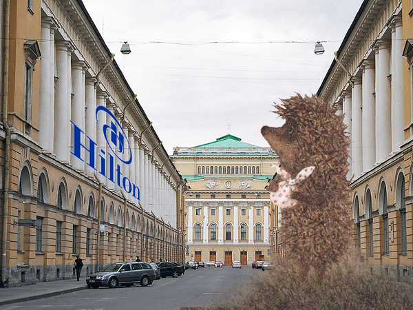 Hilton заглядывается на Росси