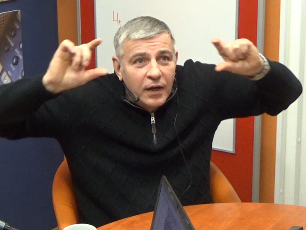 Евгений Вышенков знает, сколько БТР хранится на дачах в Ленобласти