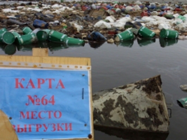 "Красный Бор" с талыми водами потек в Неву
