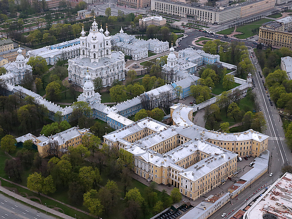 Варсонофий снова берет Смольный