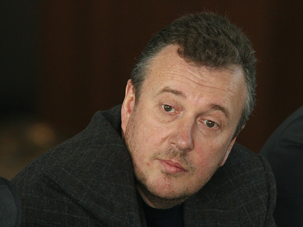 Хлопоты директора Александринки: от «Зенит-Арены» до Сургута