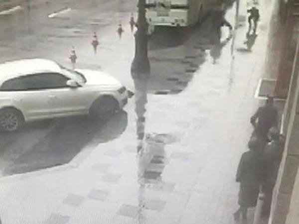 На Лиговском карманник, украв вещи у китайцев, оказался в руках у ГИБДД