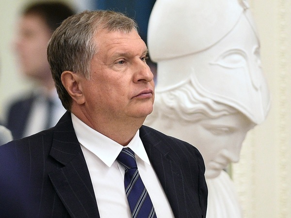 Кому из равных Сечину не зазорно прийти в суд