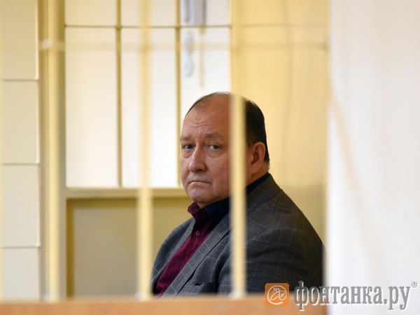 Обвиненный в получении взятки бывший замдиректора ФСИН не хочет в Кресты по состоянию здоровья