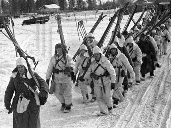 «Мы не бомбим, мы сбрасываем корзины с хлебом страдающему финскому населению»