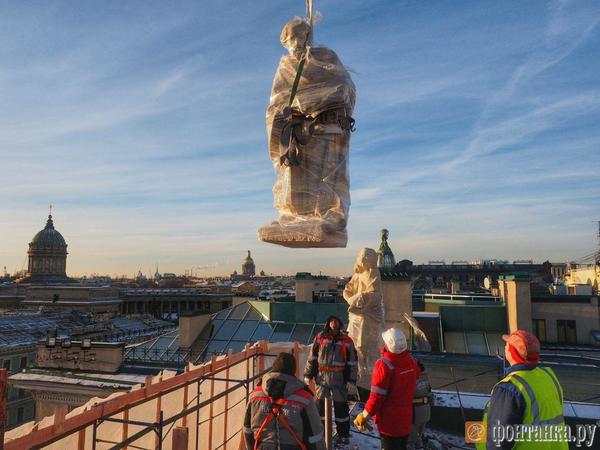 На собор святой Екатерины возвращают статуи апостолов