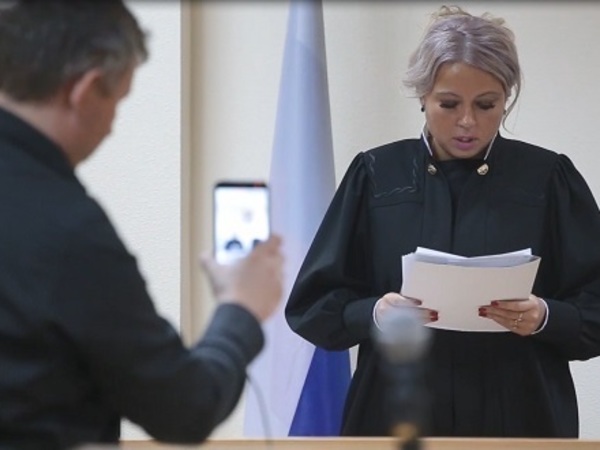 Спортсмен, прохожий и девушка: кого судят за «навальное воскресенье»