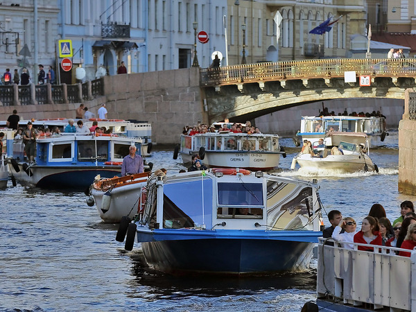 Петербург в белые ночи останется без катеров