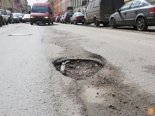 "Фонтанка" предлагает водителям составить список дорог, которые нуждаются в срочном ремонте