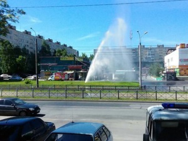 Во время испытаний в Купчино забил гейзер