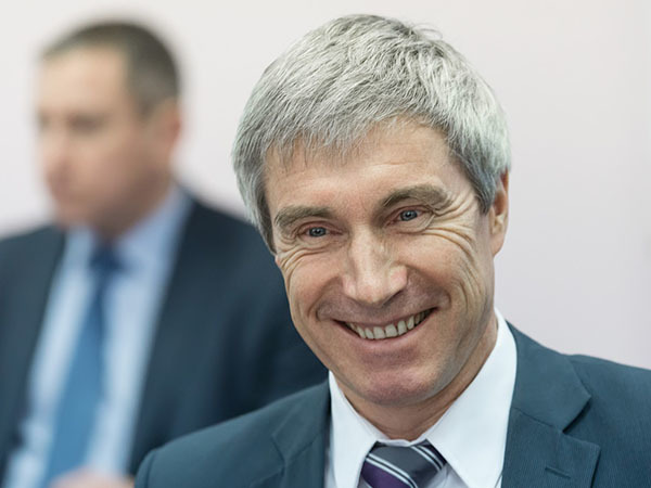«В космосе мы немножко послабее американцев»