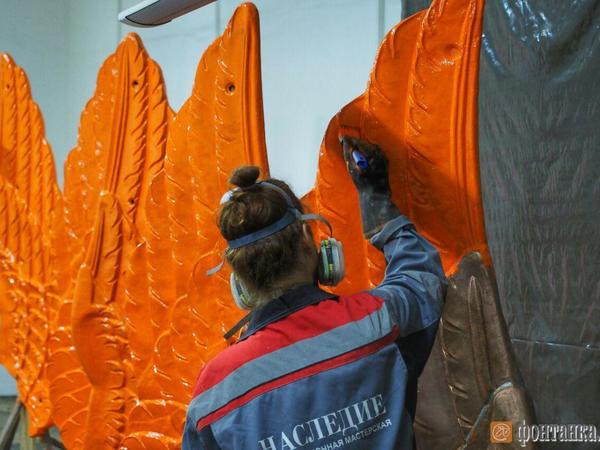 Грифоны на Банковском мосту изменят цвет