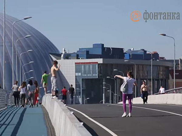 Яхтенный мост – он есть, но его как бы нет