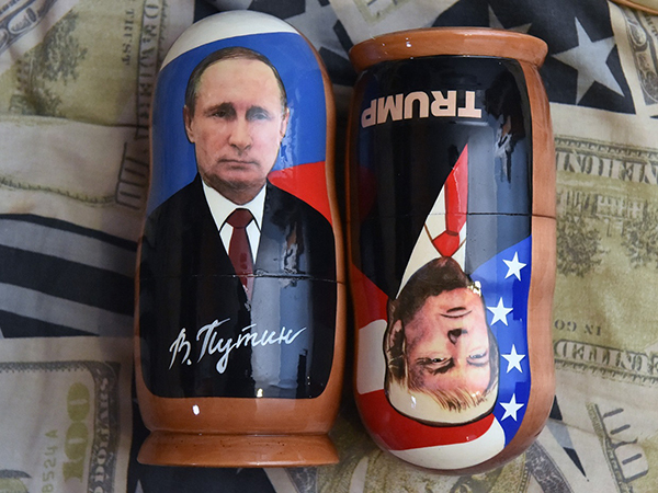 Трампа топят Путиным