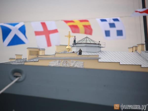 Репетиция Главного военно-морского парада развела мосты
