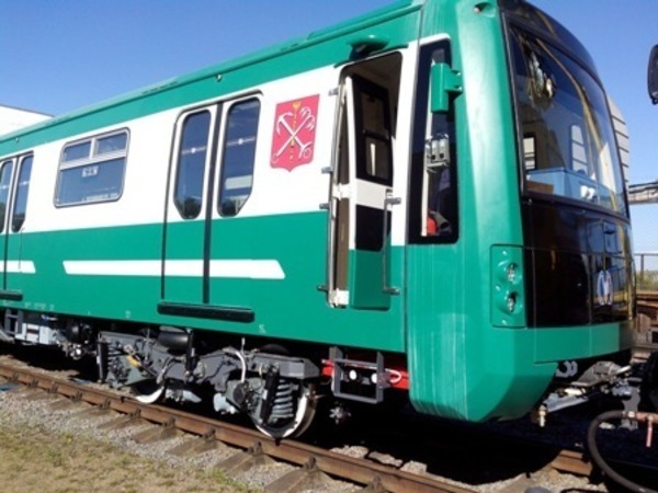 Метрополитен Петербурга получил очередной зеленый состав
