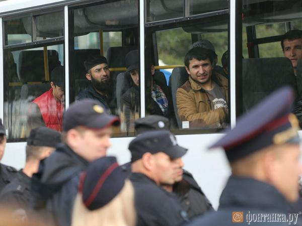 На Дворцовой задержаны десятки мусульман