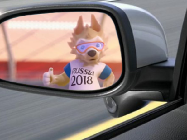 Побыть эскортом за автограф