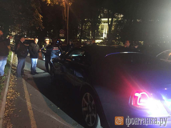 У дома Великих прошла охота на Rolls-Royce