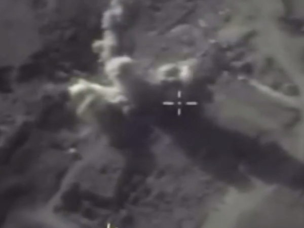 Минобороны опубликовало видео ударов по позициям боевиков в Идлибе
