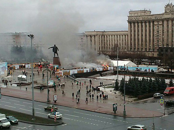На Московской площади загорелась новогодняя ярмарка