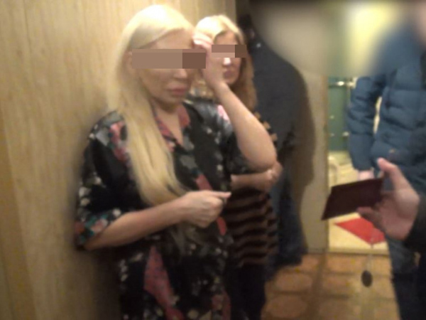 Полиция показала, как устроен бордель на Коломяжском
